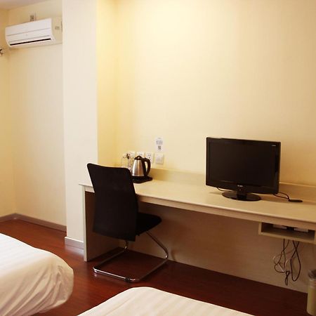 Hanting Hotel Shanghai Hongqiao Railway Station Huqingping Highway Bagian luar foto